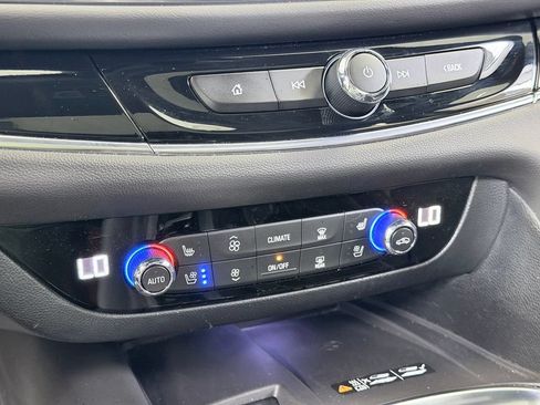 Used 2024 Buick Enclave Avenir AWD/4WD image 55