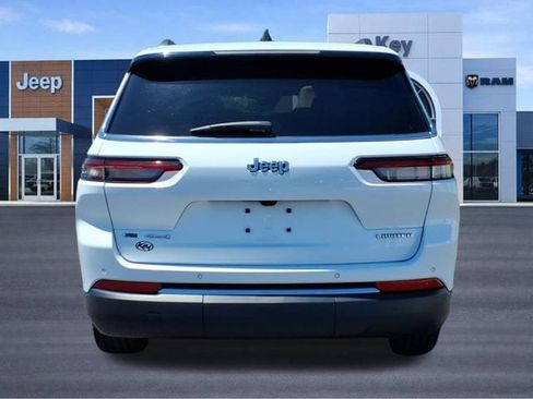 Used 2023 Jeep Grand Cherokee L Limited AWD/4WD image 4