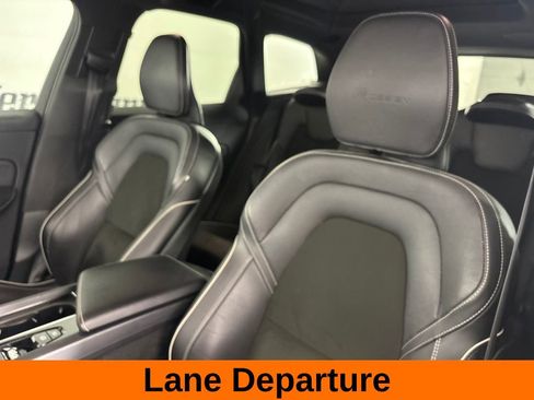 Used 2019 Volvo XC60 T5 R-Design w/ Protection Package Premier FWD image 14
