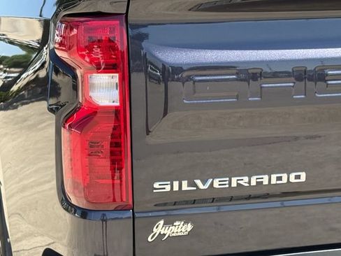 Certified 2023 Chevrolet Silverado 1500 Custom RWD image 7