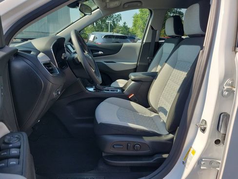 Used 2024 Chevrolet Equinox LT FWD image 19