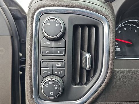 Used 2019 Chevrolet Silverado 1500 RST image 24