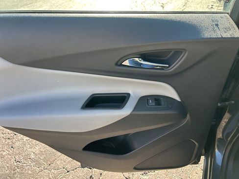 Used 2020 Chevrolet Equinox LS image 35