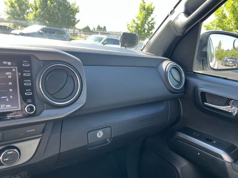 Used 2021 Toyota Tacoma TRD Off-Road AWD/4WD image 25