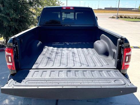 Used 2022 RAM 2500 Laramie AWD/4WD image 32