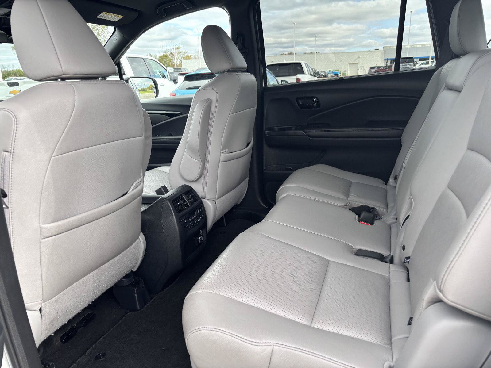 Used 2023 Honda Passport Elite image 15