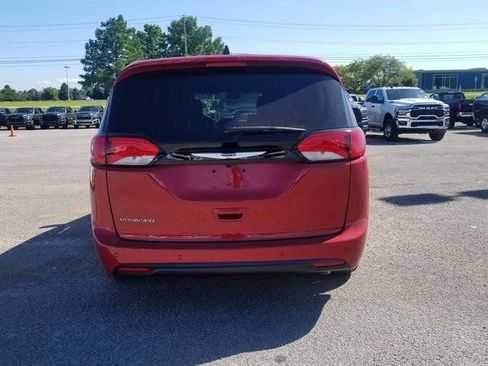 New 2026 Chrysler Voyager LX FWD image 5