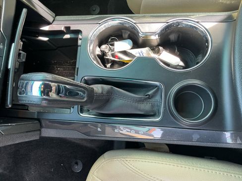 Used 2017 Ford Explorer XLT w/ Equipment Group 202A image 15