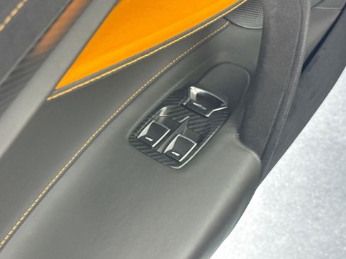 Used 2022 McLaren 720S Spider RWD image 19