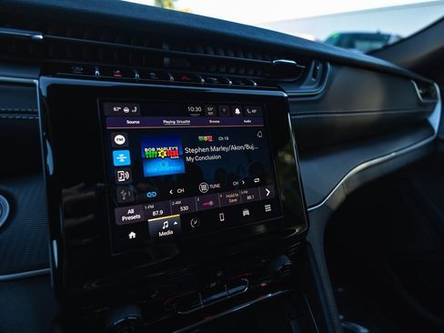 New 2025 Jeep Grand Cherokee 4WD image 13