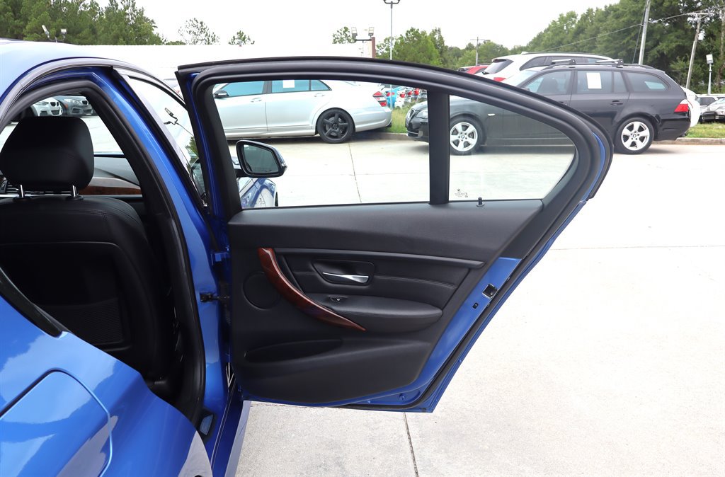 Used 2015 BMW 328d xDrive Sedan AWD/4WD image 38
