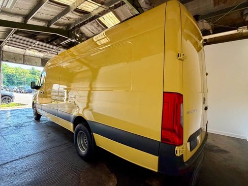 Used 2021 Mercedes-Benz Sprinter 3500 w/ Comfort Plus Package image 5