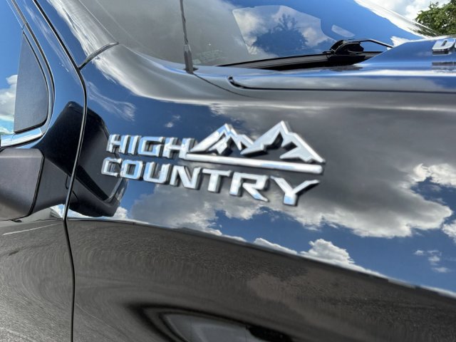 Used 2020 Chevrolet Silverado 1500 High Country w/ Technology Package AWD/4WD image 11