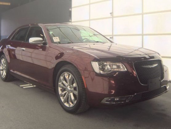 Used 2019 Chrysler 300 Limited AWD/4WD image 2