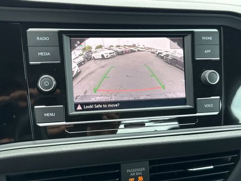 Used 2024 Volkswagen Jetta SE FWD image 29