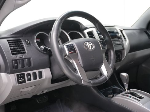 Used 2012 Toyota Tacoma PreRunner image 9
