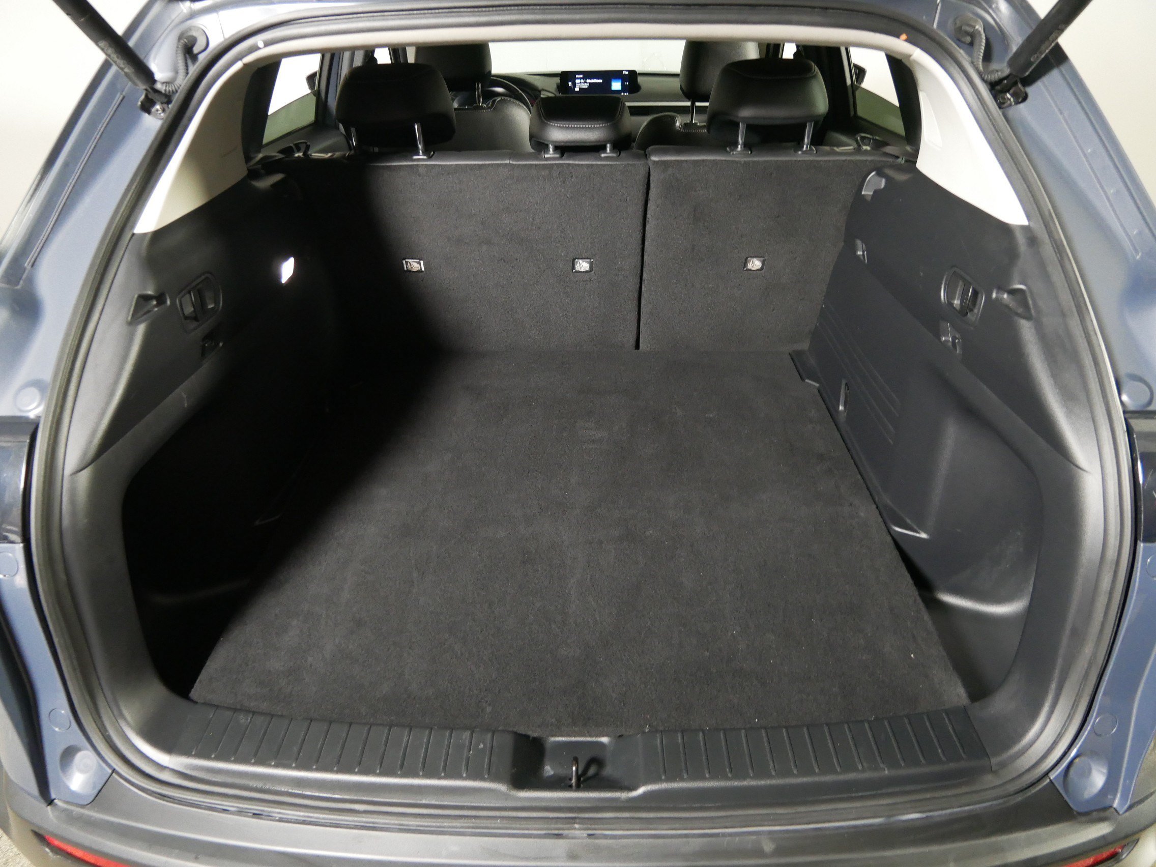 Used 2025 MAZDA CX-50 AWD 2.5 S w/ Premium Package image 18