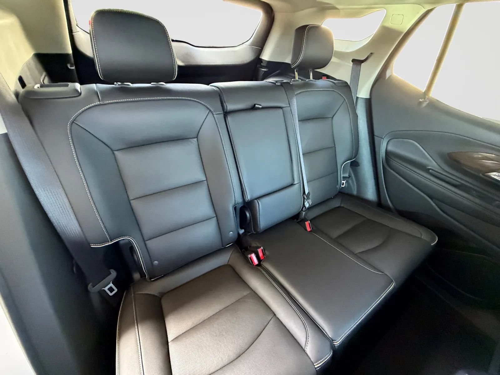 Used 2020 GMC Terrain Denali w/ Denali Premium Package AWD/4WD image 18