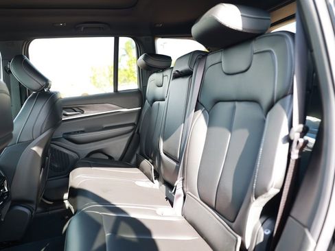 New 2025 Jeep Grand Cherokee Limited image 30