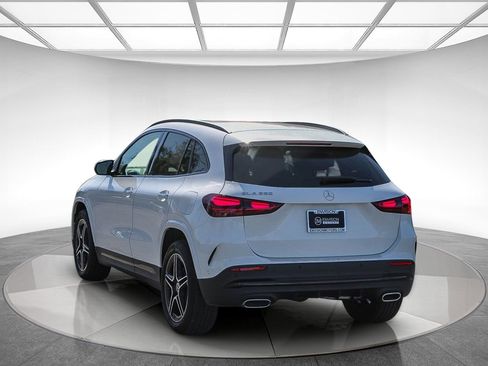Certified 2025 Mercedes-Benz GLA 250 image 2