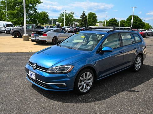Used 2019 Volkswagen Golf SE FWD image 9