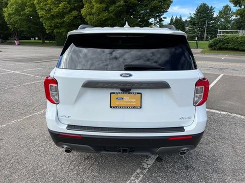Used 2023 Ford Explorer XLT w/ Equipment Group 202A AWD/4WD image 9
