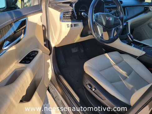 Used 2019 Cadillac XT5 FWD image 14