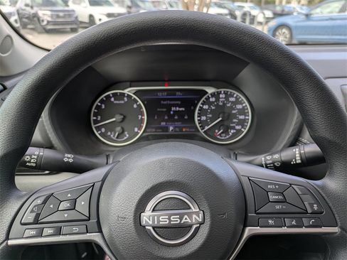 Used 2025 Nissan Sentra SV image 37