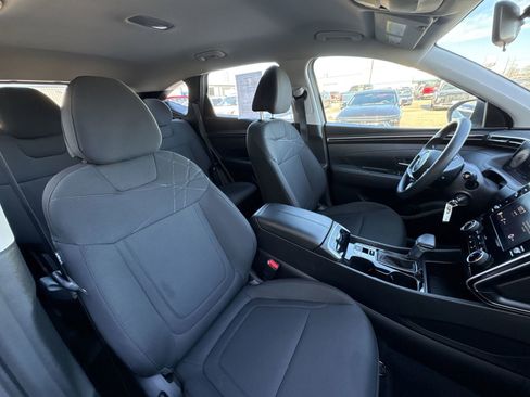 Used 2024 Hyundai Tucson SE image 25