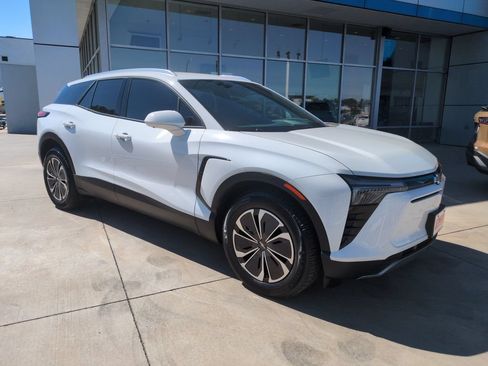 Used 2024 Chevrolet Blazer EV LT AWD/4WD image 7