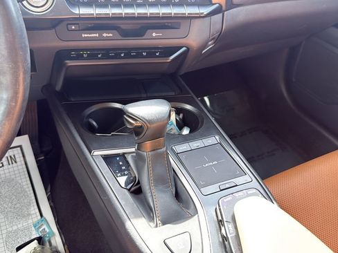 Used 2021 Lexus UX 200 w/ Premium Package FWD image 15