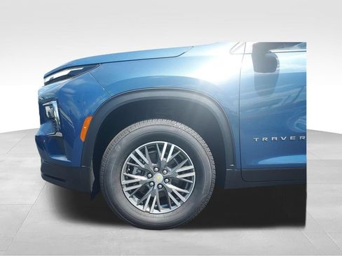 New 2026 Chevrolet Traverse LT w/ Driver Confidence Package FWD image 9