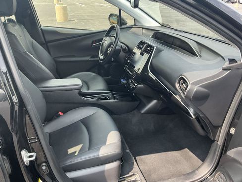 Used 2022 Toyota Prius XLE w/ Advanced Technology Package AWD/4WD image 30