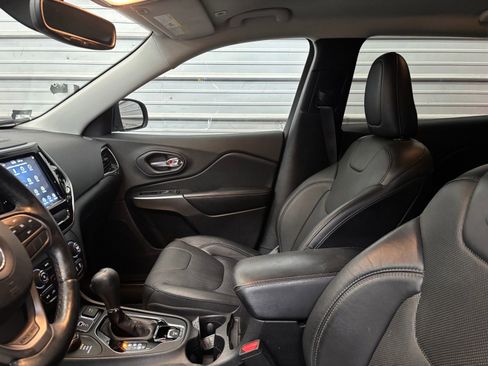 Used 2019 Jeep Cherokee Limited image 21