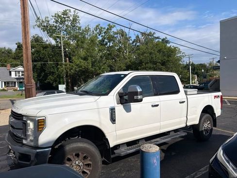 Used 2019 Ford F250 XLT w/ XLT Premium Package AWD/4WD image 3