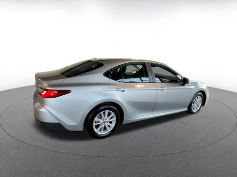 Used 2025 Toyota Camry LE image 17