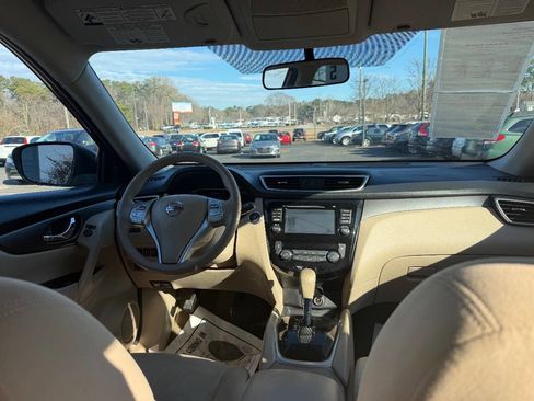 Used 2015 Nissan Rogue SV w/ SV Premium Package image 18