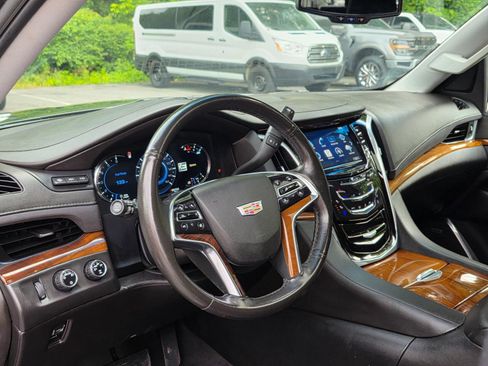 Used 2016 Cadillac Escalade Premium AWD/4WD image 12
