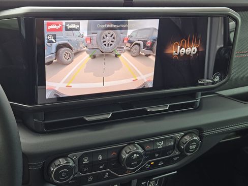 New 2026 Jeep Gladiator Rubicon AWD/4WD image 19