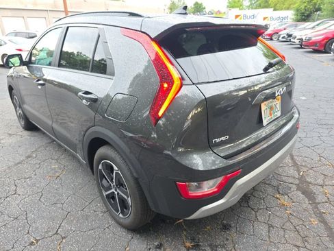 Used 2025 Kia Niro LX FWD image 8