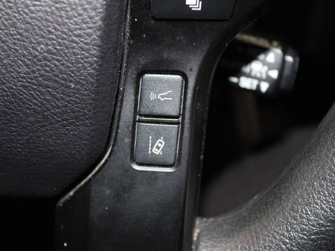 Used 2022 Toyota Tacoma SR image 36