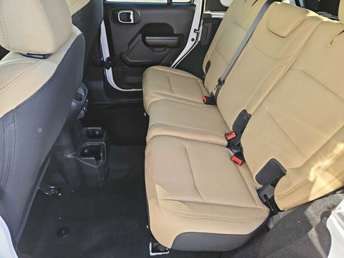 Used 2021 Jeep Wrangler Unlimited Sport image 18