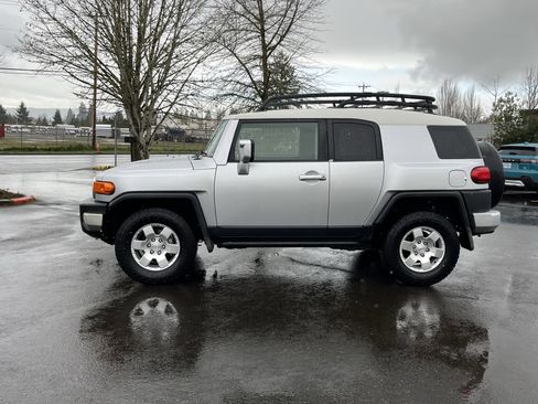 Used 2007 Toyota FJ Cruiser 4WD image 2