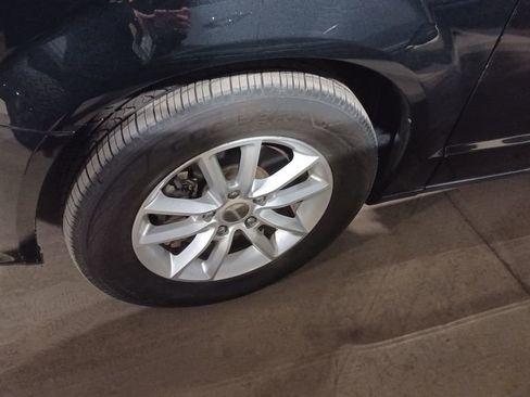 Used 2019 Dodge Grand Caravan SXT image 3