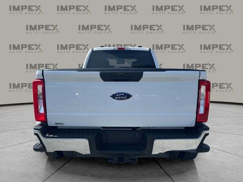 Used 2023 Ford F350 XLT image 4
