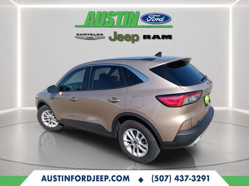 Certified 2021 Ford Escape SE w/ Cold Weather Package image 3