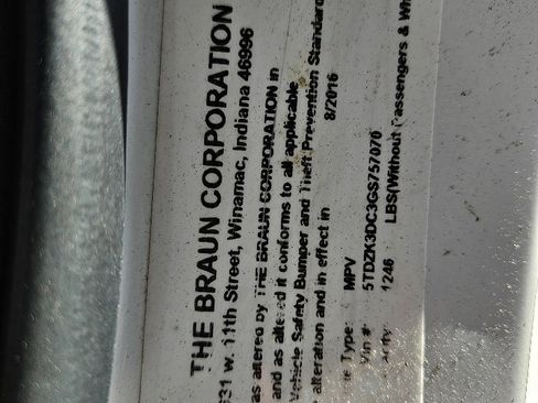 Used 2016 Toyota Sienna L image 57