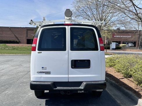 Used 2016 Chevrolet Express 2500 Extended RWD image 4