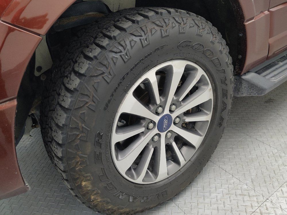 Used 2017 Ford Expedition EL XLT w/ Equipment Group 202A AWD/4WD image 31