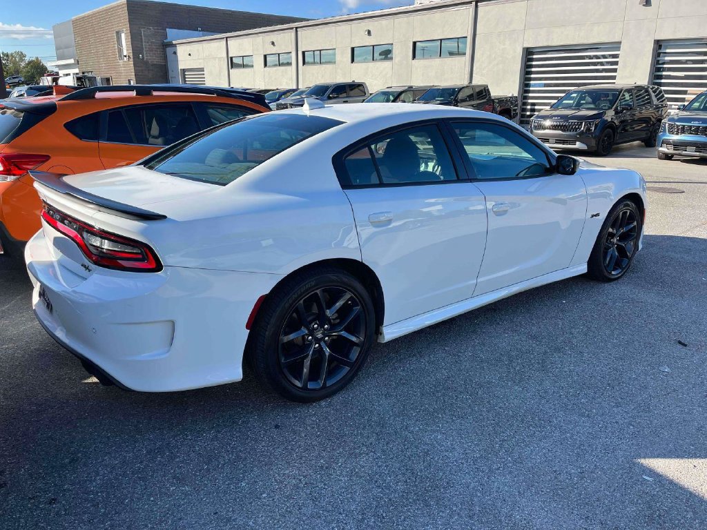 Used 2023 Dodge Charger R/T w/ Blacktop Package RWD image 2